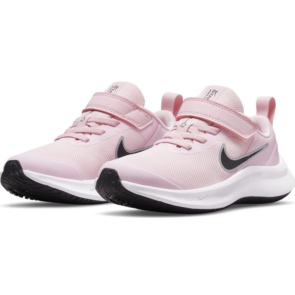NWOT Nike Star Runner 3 Nike Sneaker